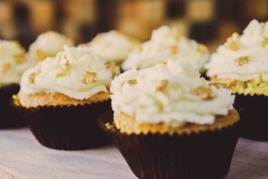 Taze kahve ve kekler