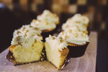 Kahve makinesi ve kafede capkake