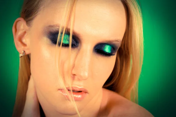 Maquillaje con sombras verdes —  Fotos de Stock