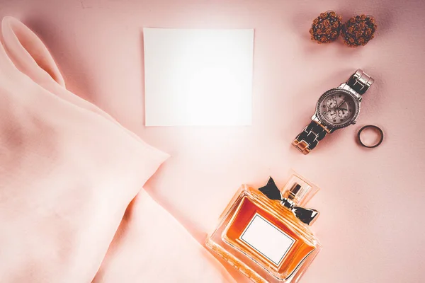 Verschiedene Make Produkte Auf Rosa Hintergrund — Stockfoto