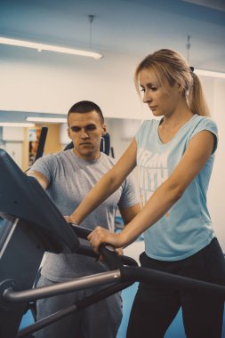 Koç ve istemci vasıl jimnastik salonu