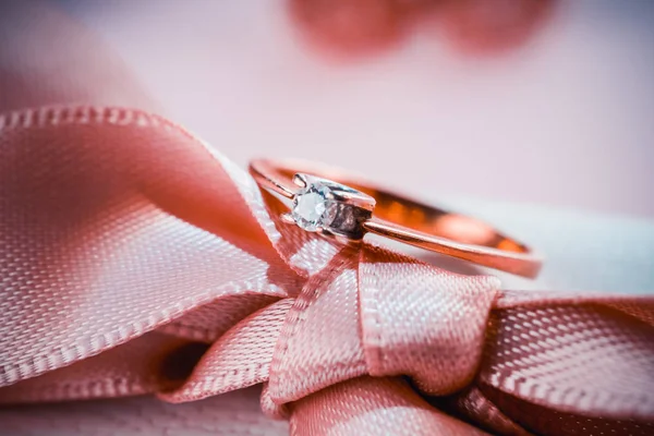 Engagement ring close-up — Stock Photo, Image