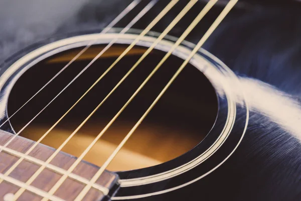 akustik gitar