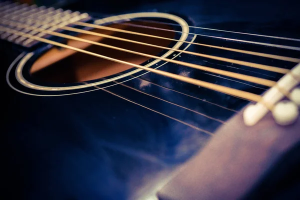 akustik gitar