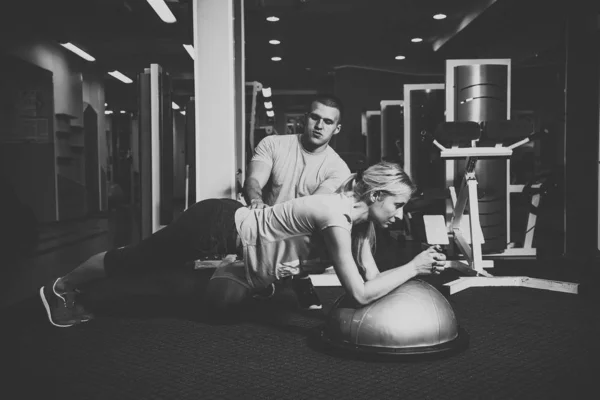 Personal Training Fitnessstudio — Stockfoto