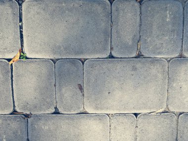 Gri sokakta çinileri yakın çekim