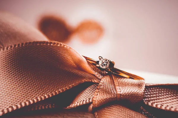 Engagement ring close-up — Stock Photo, Image