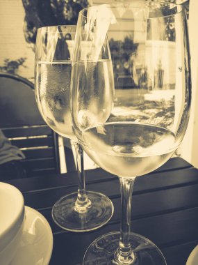 bardak şarap beyaz şarap ile