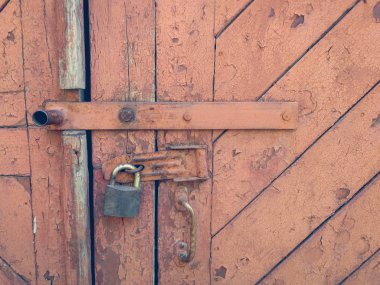 eski kahverengi kapı kilit