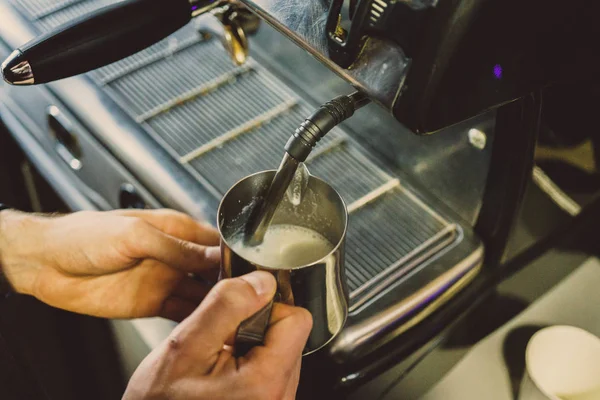 Kaffee Kochen Der Kaffeemaschine — Stockfoto