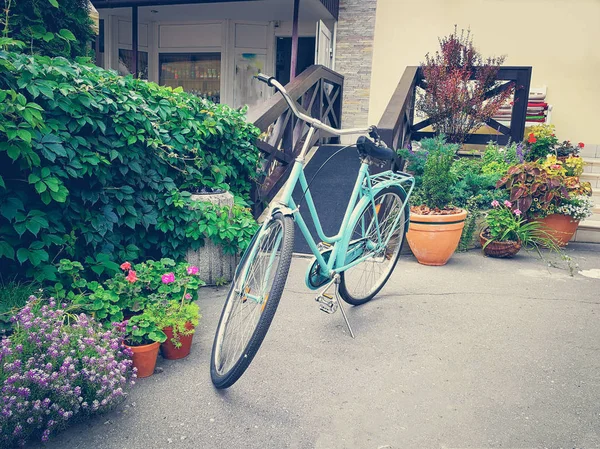 Brillante Bicicleta Turquesa Calle — Foto de Stock