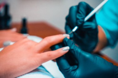 yordamlar için çivi kaplıca