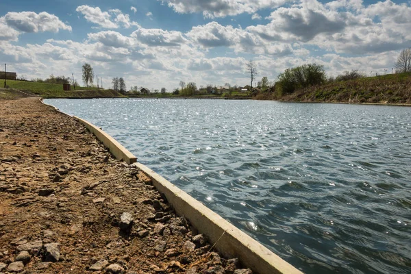 Gölde balık tutmak