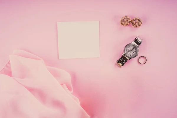 Verschiedene Make Produkte Auf Rosa Hintergrund — Stockfoto
