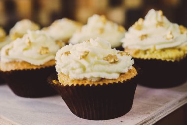 Taze kahve ve kekler