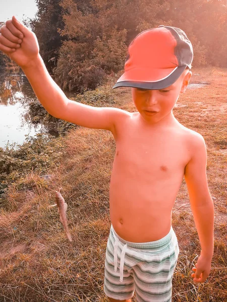 A fiú halászati — Stock Fotó