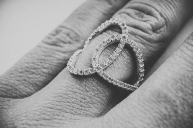 Taşlar ile güzel takı