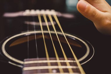 akustik gitar