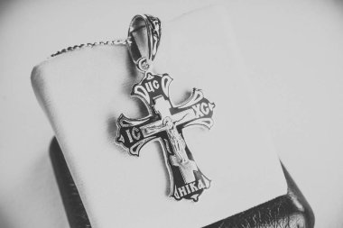 çapraz ortodoks gümüş, yakın