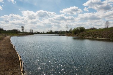Gölde balık tutmak