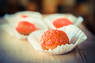 Taze kahve ve kekler