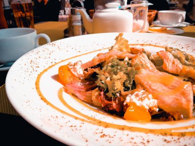 taze tavuk salatası