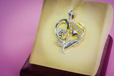 Taşlı güzel kolye