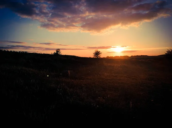 Belo pôr do sol da noite — Fotografia de Stock