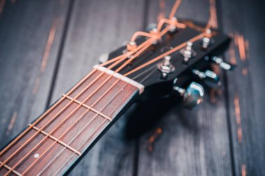 akustik gitar