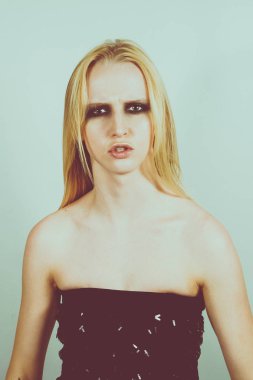 Makyaj yeşil gölgeler ile