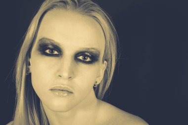 Makyaj yeşil gölgeler ile