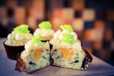 Taze kahve ve kekler