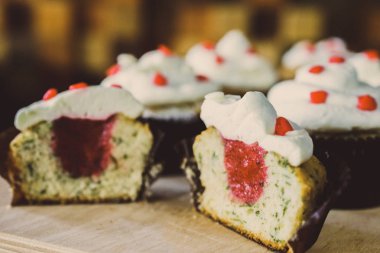 Taze kahve ve kekler