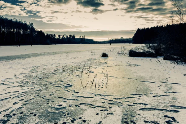 Eisangeln Auf Dem See — Stockfoto