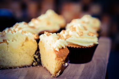 Kahve makinesi ve kafede capkake