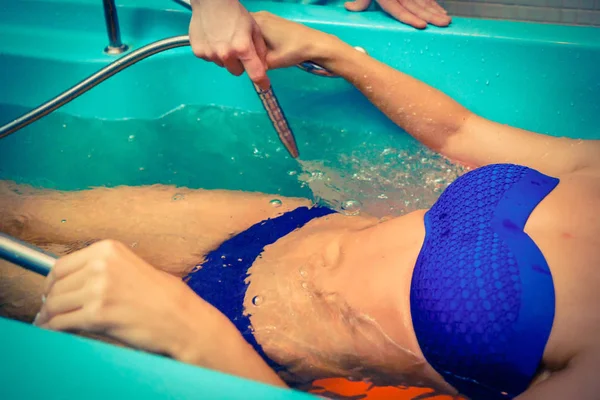underwater massage procedure