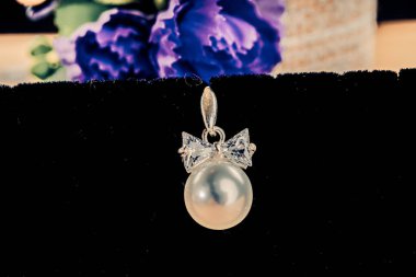 Taşlar ile güzel takı