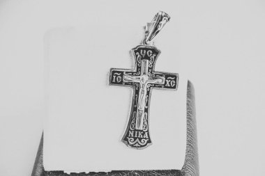 çapraz ortodoks gümüş, yakın