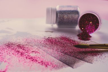 pembe arka plan üzerinde moda illüstrasyonlar