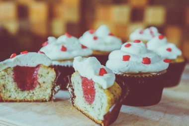 Taze kahve ve kekler