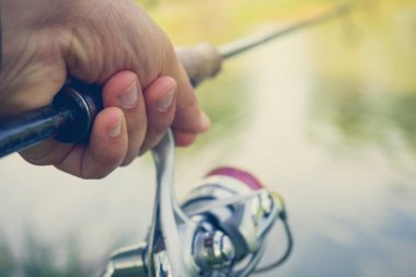 erkek el iplik tutar