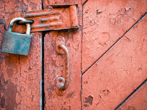 A régi ajtó zár — Stock Fotó