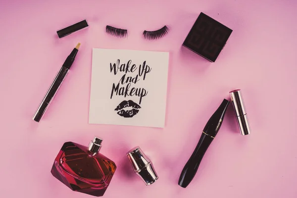 Varios Productos Maquillaje Sobre Fondo Rosa — Foto de Stock