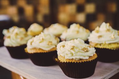 Taze kahve ve kekler