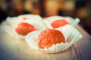 beyaz ambalaj pembe çerezleri