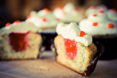 Taze kahve ve kekler