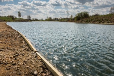 Gölde balık tutmak