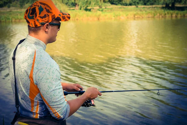 Pescador Está Pescando Río —  Fotos de Stock