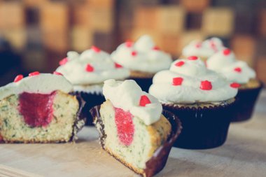 Taze kahve ve kekler