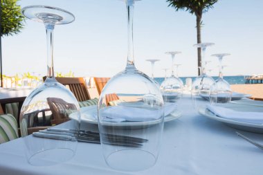 Sahil restoran güzel tablo ayarı